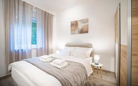 Studio Apartman Lena